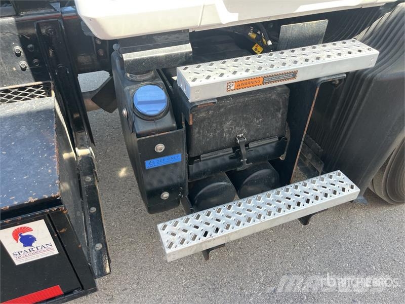 Mack MD642 4x2 Roll-Off Truck Portaalsysteem vrachtwagens