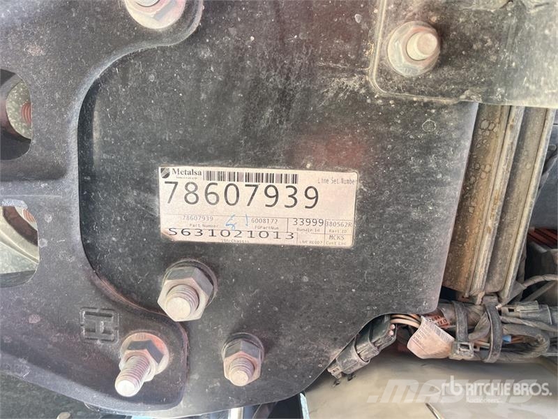 Mack MD642 4x2 Roll-Off Truck Portaalsysteem vrachtwagens