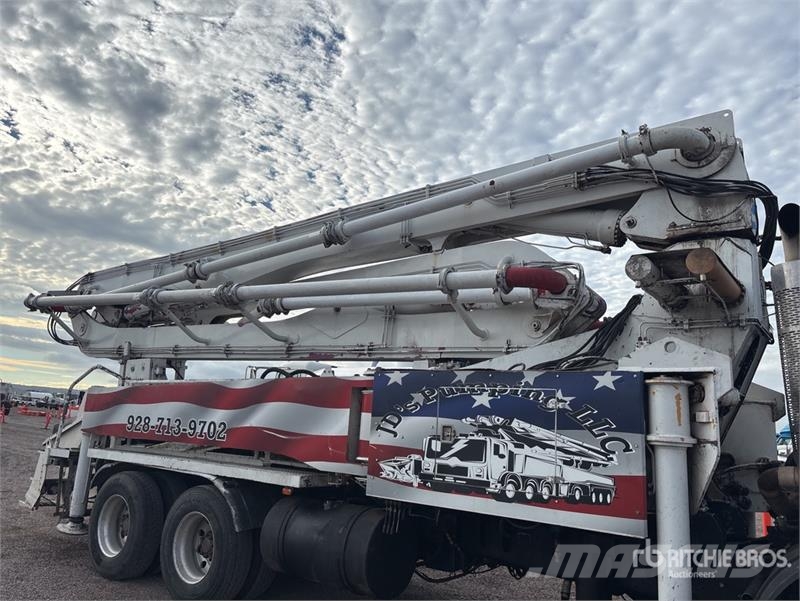 Mack MR688S 混凝土車