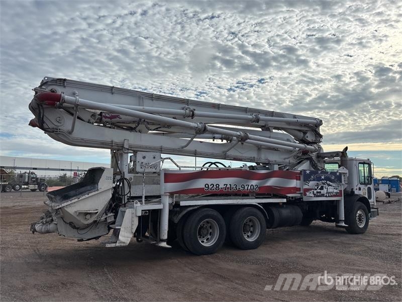 Mack MR688S 混凝土車