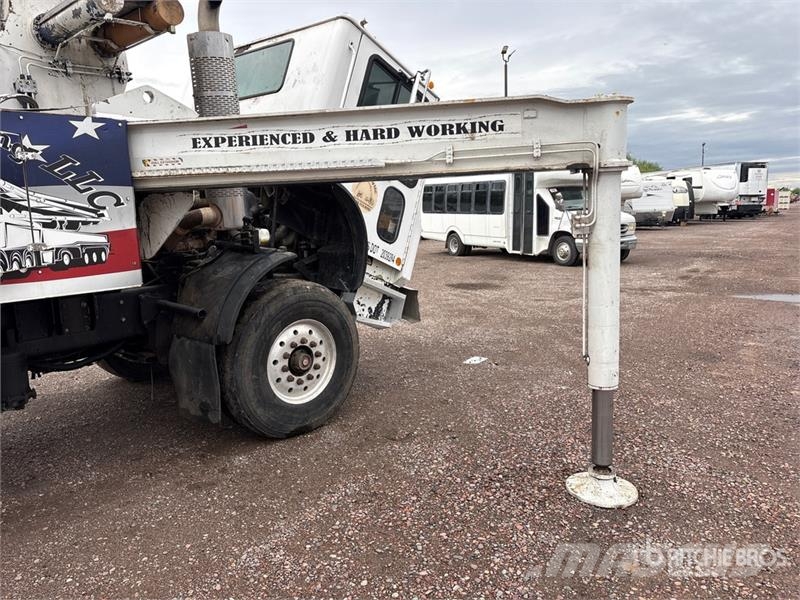 Mack MR688S Betonmixers en pompen