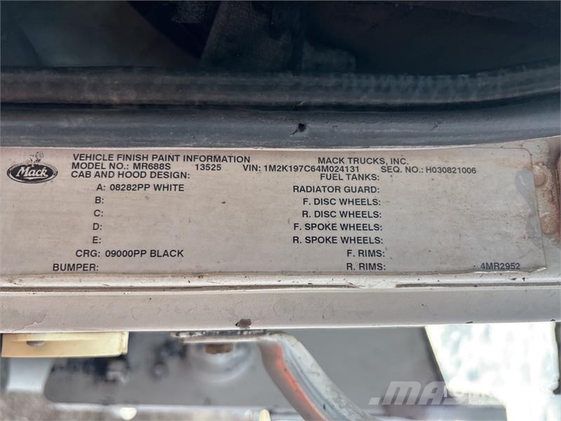 Mack MR688S 混凝土車