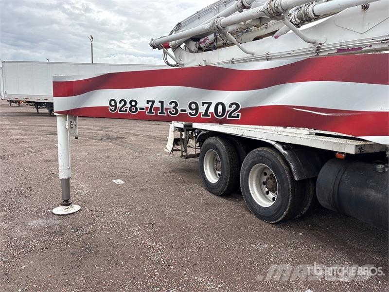 Mack MR688S Betonmixers en pompen