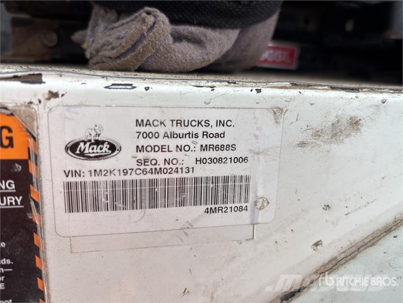 Mack MR688S 混凝土車
