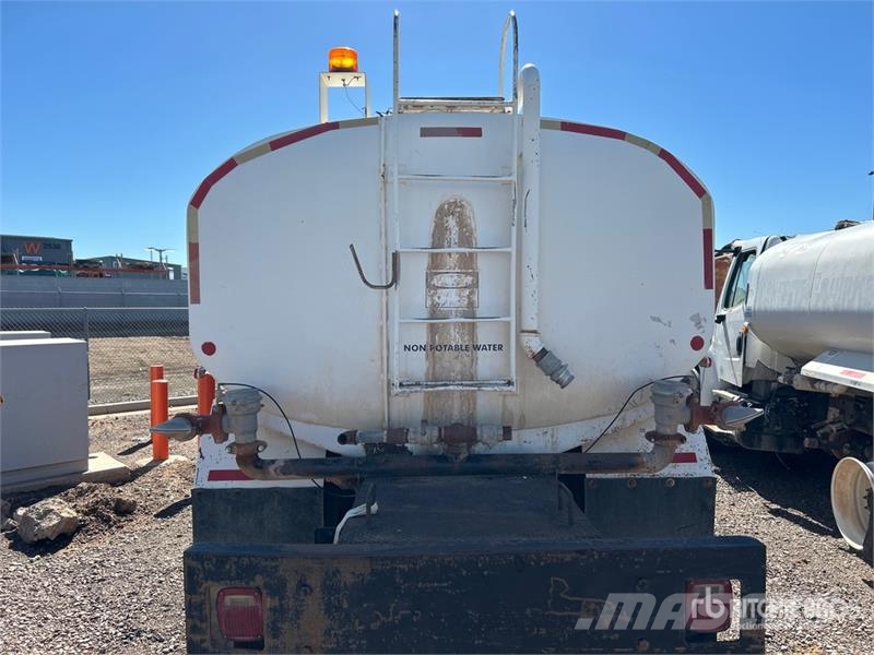 Mack MR688S 4000 gal 6x4 Water Truck Water bowser