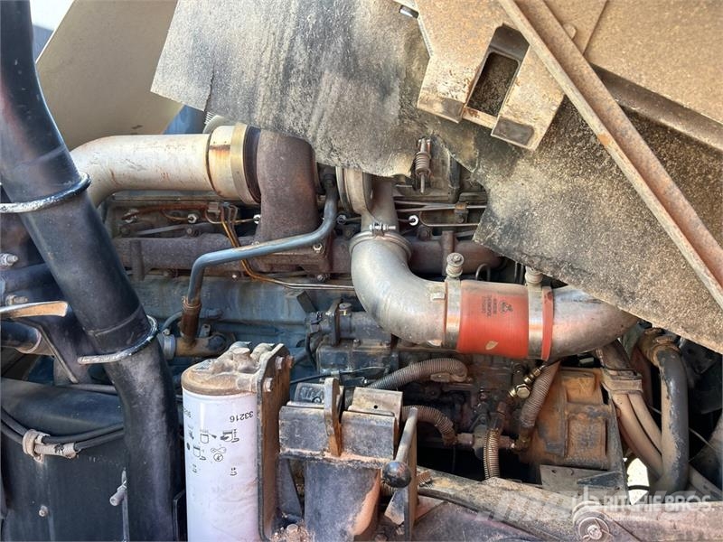Mack MR688S 4000 gal 6x4 Water Truck Water bowser