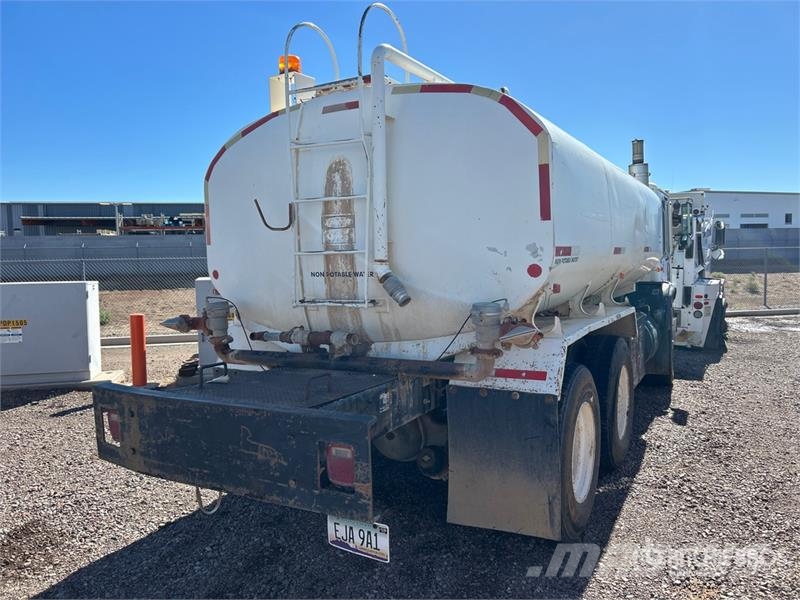 Mack MR688S 4000 gal 6x4 Water Truck Water bowser