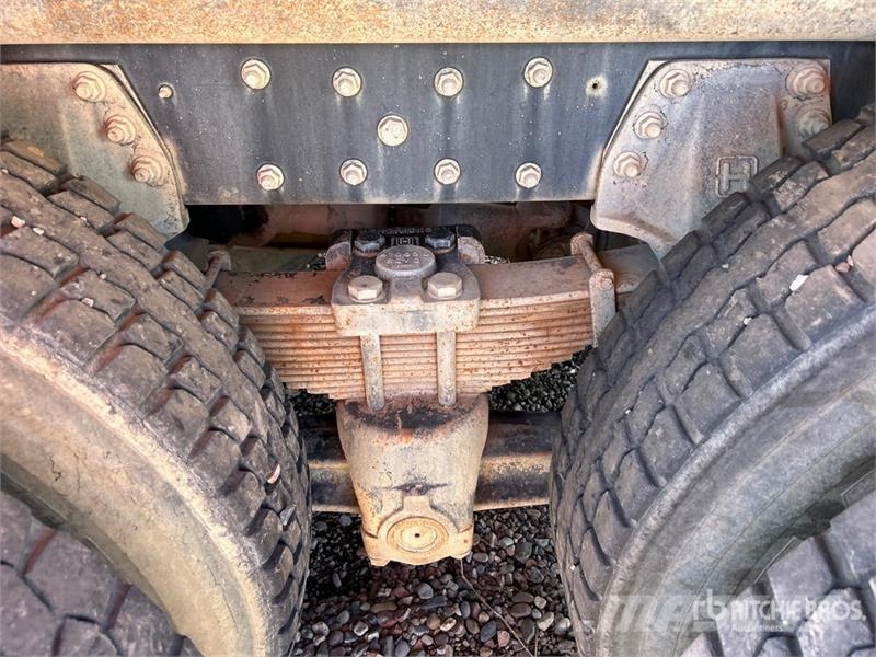 Mack MR688S 4000 gal 6x4 Water Truck Water bowser