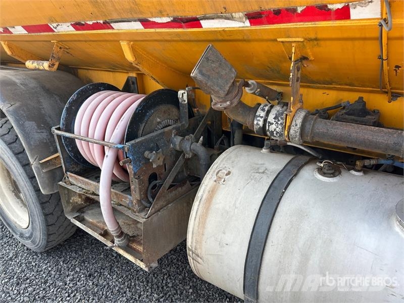 Mack MR688S 6x4 Water Truck (Inoperable) Поливочные машины
