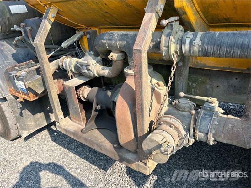 Mack MR688S 6x4 Water Truck (Inoperable) Поливочные машины