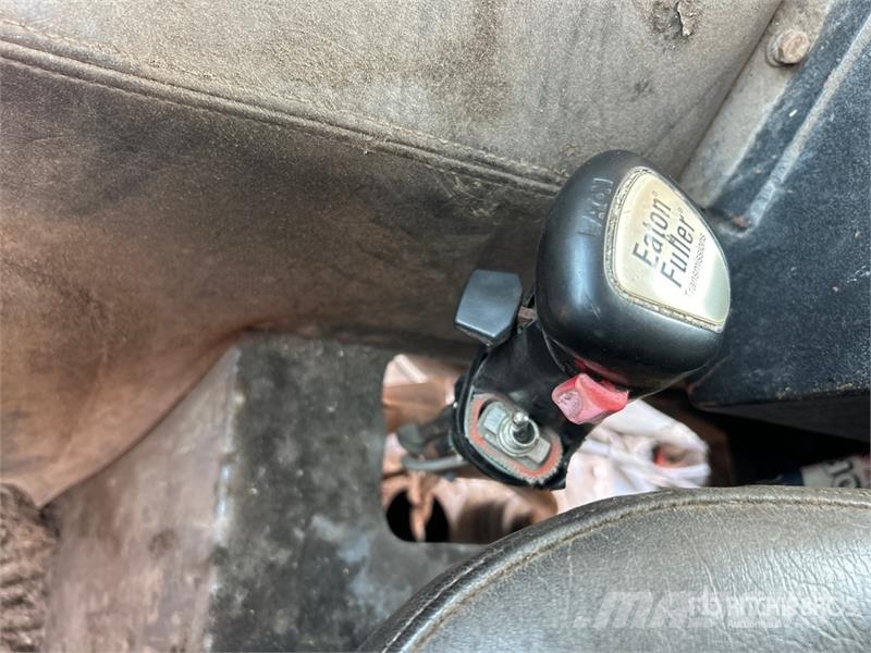 Mack MR688S 6x4 Water Truck (Inoperable) Поливочные машины
