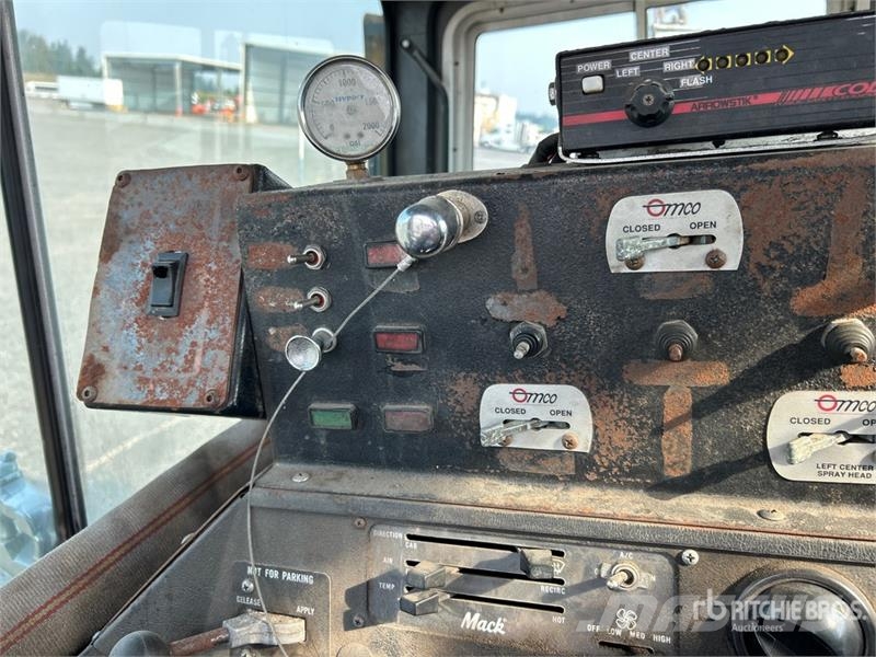 Mack MR688S 6x4 Water Truck (Inoperable) Поливочные машины