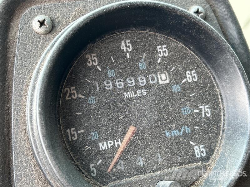 Mack MR688S 6x4 Water Truck (Inoperable) Поливочные машины