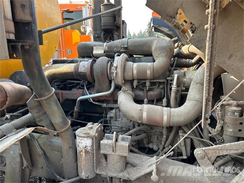 Mack MR688S 6x4 Water Truck (Inoperable) Поливочные машины