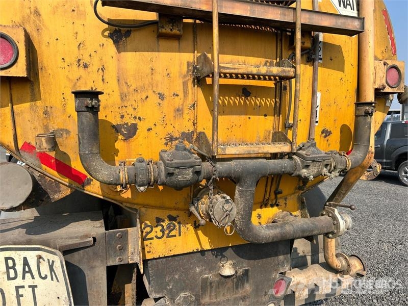 Mack MR688S 6x4 Water Truck (Inoperable) Поливочные машины