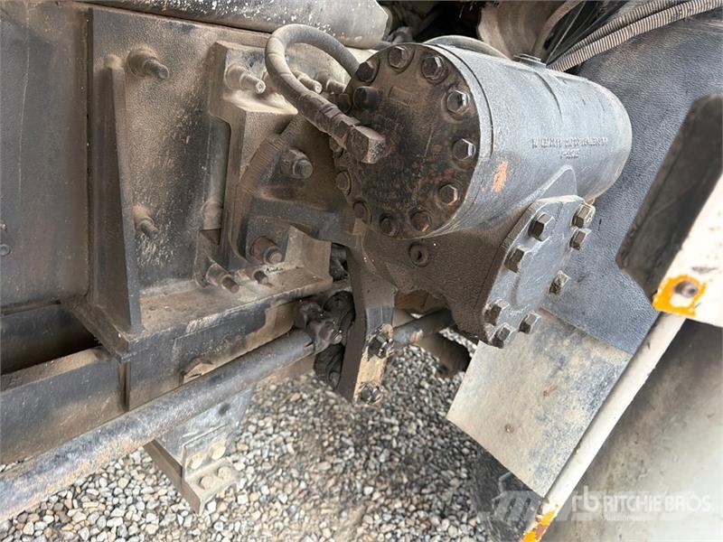 Mack MRU613 Kamioni mešalice za beton