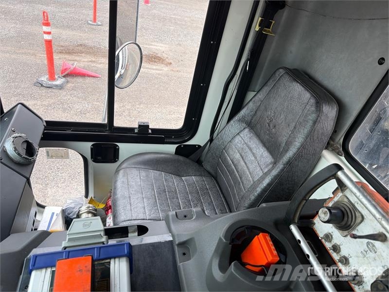 Mack MRU613 Kamioni mešalice za beton