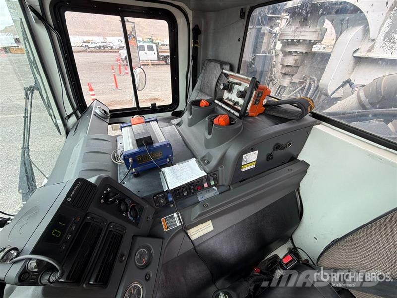 Mack MRU613 Kamioni mešalice za beton