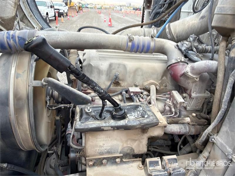 Mack MRU613 Kamioni mešalice za beton