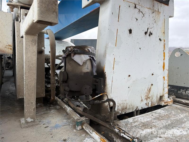 Mack MRU613 Kamioni mešalice za beton