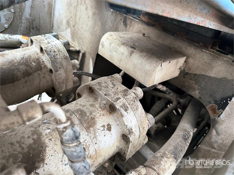 Mack MRU613 Kamioni mešalice za beton