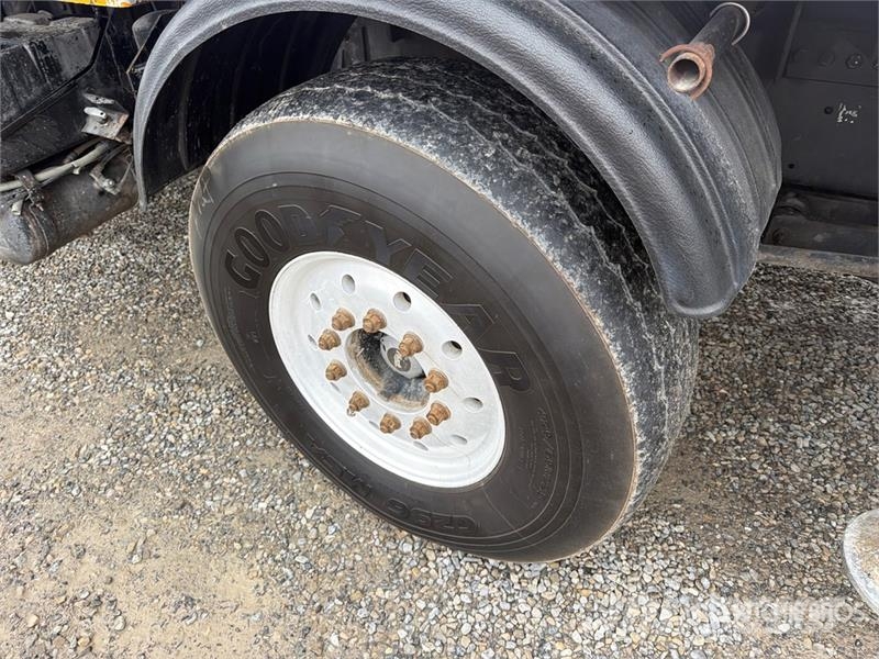 Mack MRU613 Kamioni mešalice za beton