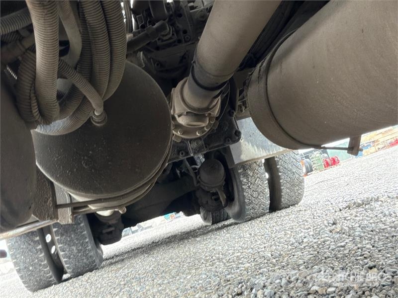 Mack MRU613 Kamioni mešalice za beton