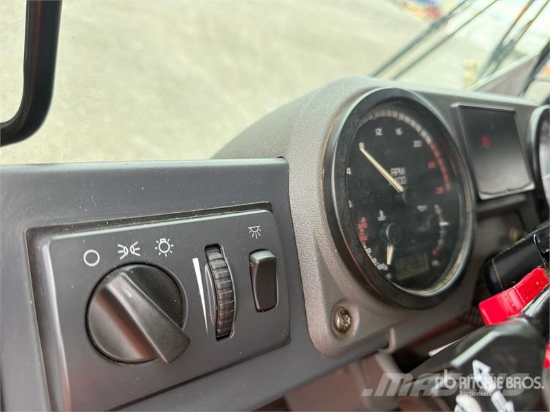 Mack MRU613 Kamioni mešalice za beton
