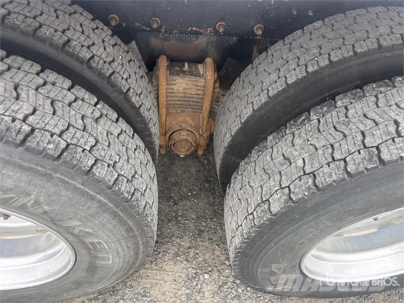 Mack RD688S Camion benne