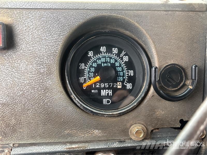 Mack RD688S Camion benne
