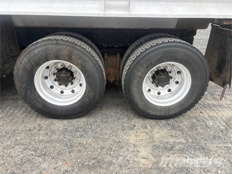 Mack RD688S Camion benne