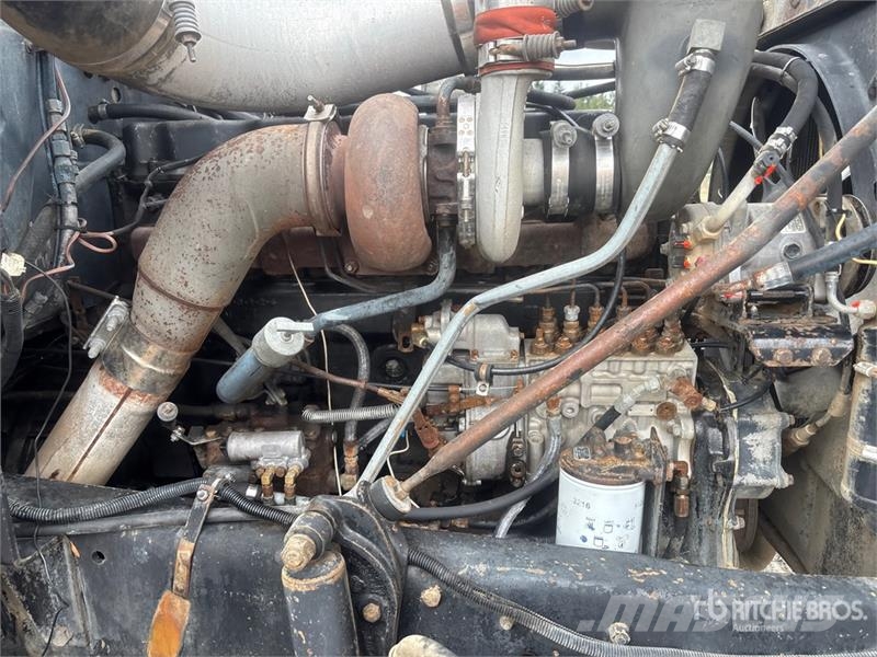 Mack RD688S Camion benne