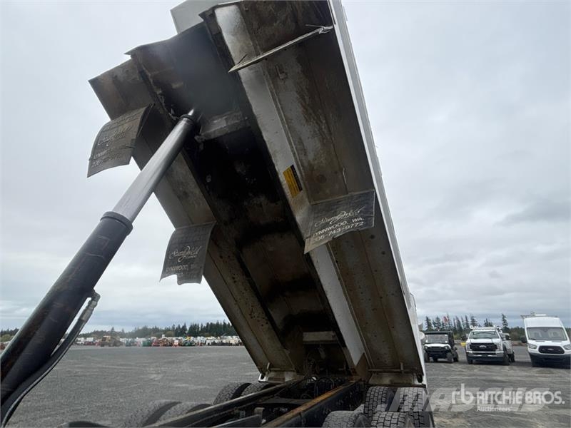 Mack RD688S Camion benne