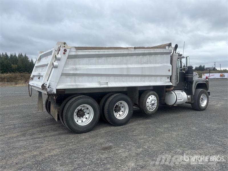 Mack RD688S Camion benne