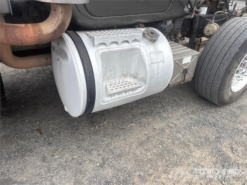 Mack RD688S Camion benne