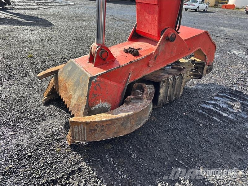 Madill 3800C Gelenkausleger Lader