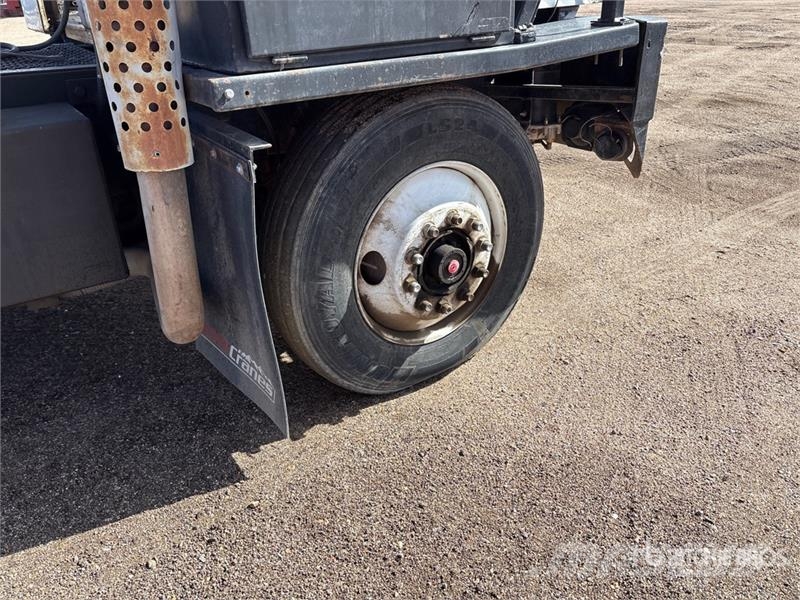 Magnum 4x2 Spotter Truck 終端式曳引機