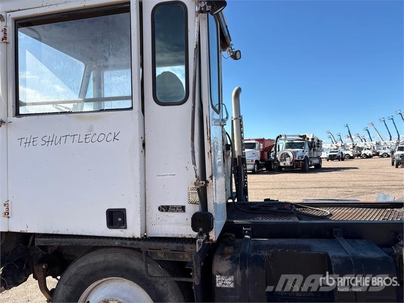 Magnum 4x2 Spotter Truck 終端式曳引機