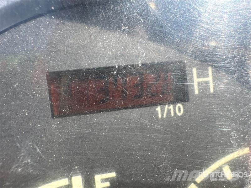 Mahindra 2555NH 4WD Tractor Tractores