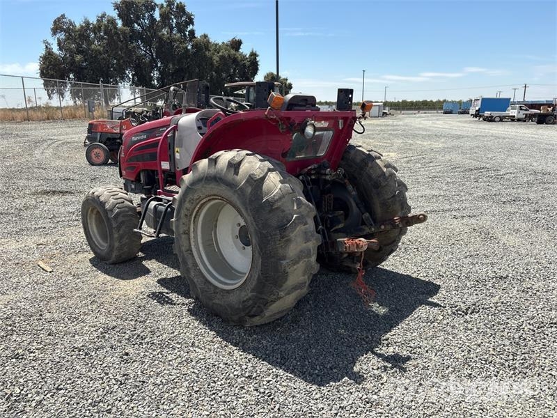 Mahindra 2555NH 4WD Tractor Tractores