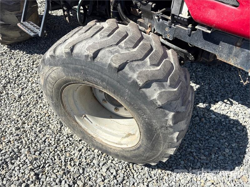 Mahindra 2555NH 4WD Tractor Tractores