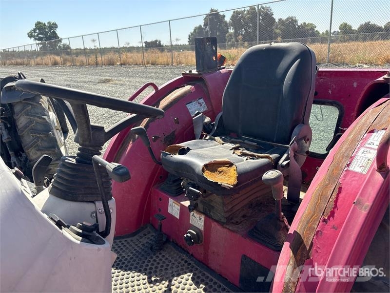 Mahindra 2555NH 4WD Tractor Tractores