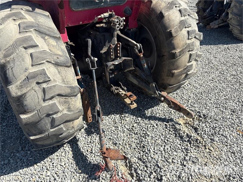Mahindra 2555NH 4WD Tractor Tractores