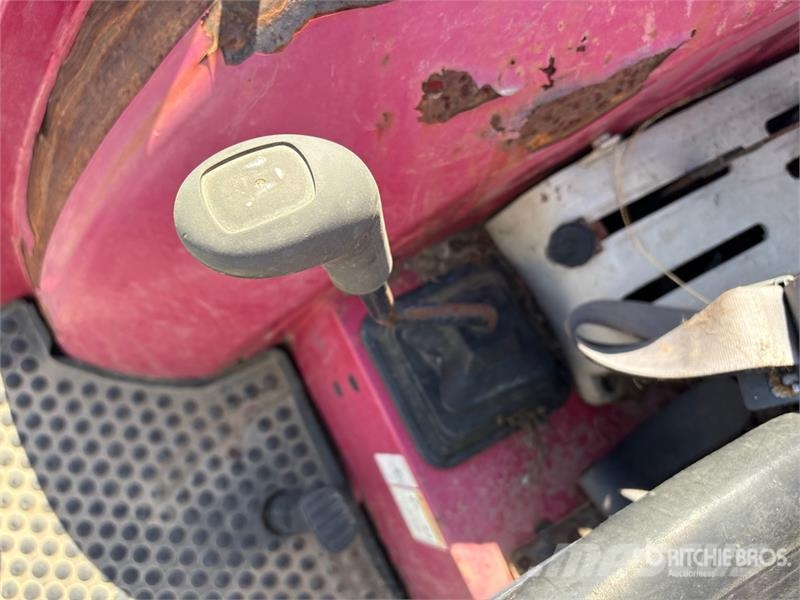 Mahindra 2555NH 4WD Tractor Tractores