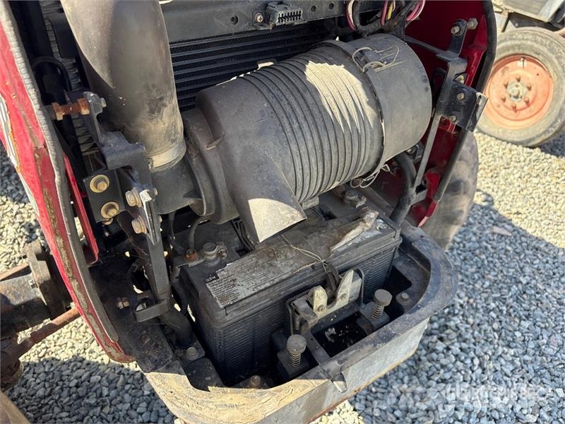 Mahindra 2555NH 4WD Tractor Tractores