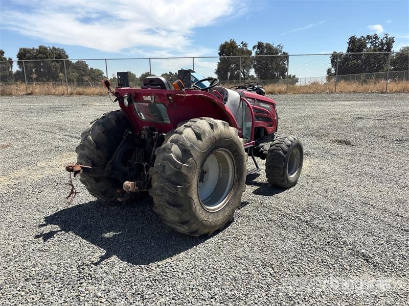 Mahindra 2555NH 4WD Tractor Tractores