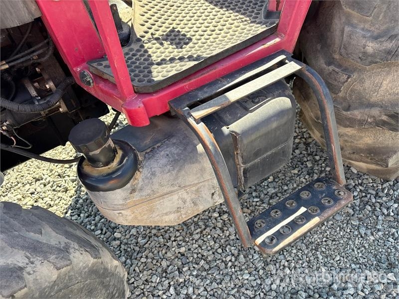 Mahindra 2555NH 4WD Tractor Tractores