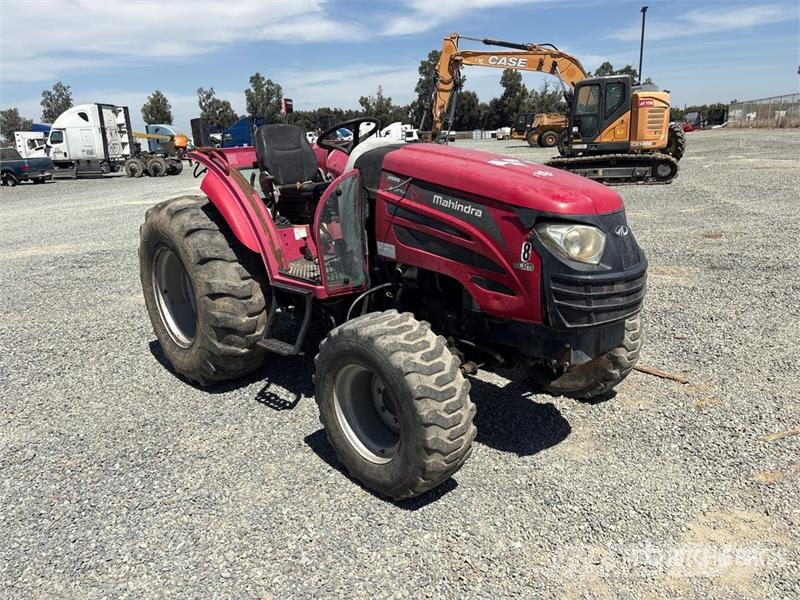 Mahindra 2555NH 4WD Tractor Tractores