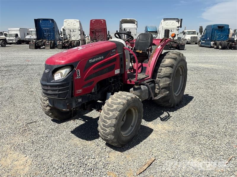 Mahindra 2555NH 4WD Tractor Tractores