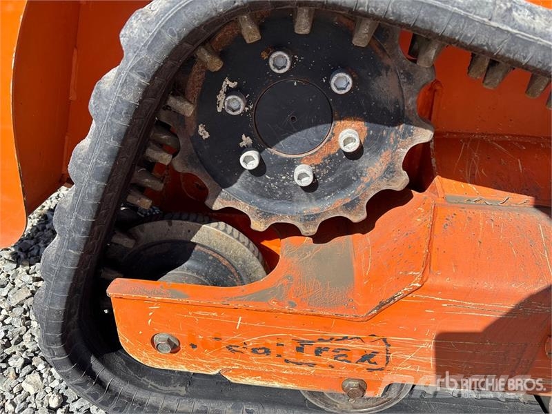 Manitou 1050RT Compact Track Loader لوادر انزلاقية التوجيه
